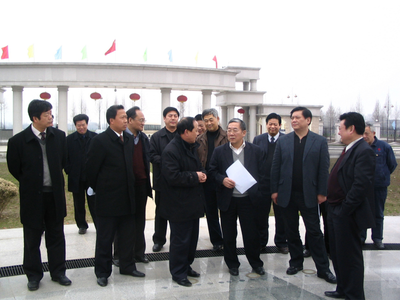 2006年2月12日，湖北省常務(wù)副省長(zhǎng)周堅(jiān)衛(wèi)到公司調(diào)研