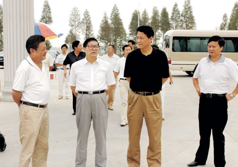  2006年9月1日，湖北省委常委、統(tǒng)戰(zhàn)部部長(zhǎng)蘇曉云蒞臨我公司考察，張嗣義書(shū)記陪同
