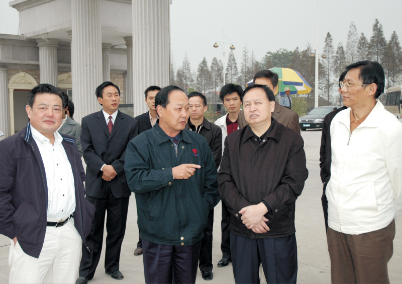 2006年11月15日，湖北省省長(zhǎng)羅清泉一行來(lái)公司調(diào)研